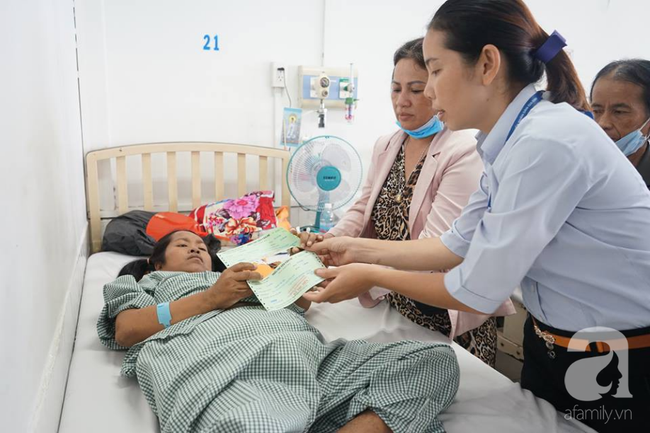hon 70 trieu dong ho tro nu duoc si bi gan thoai hoa mo nguy kich mong song sot tro ve gap hai con moi sinh