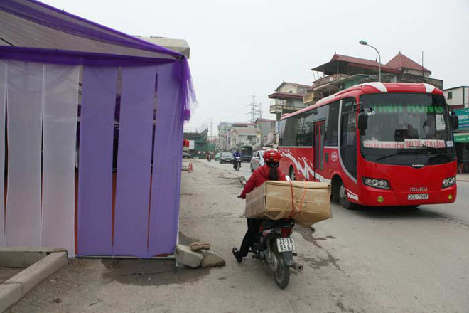 hinh anh tren duong khien cac tai xe boi roi trong ngay cuoi tuan phai di the nao day