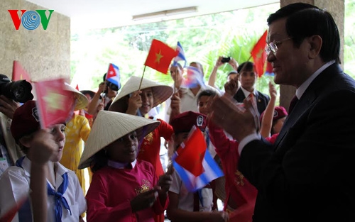 chu tich nuoc vn mai la nguoi anh em chan thanh cua cuba