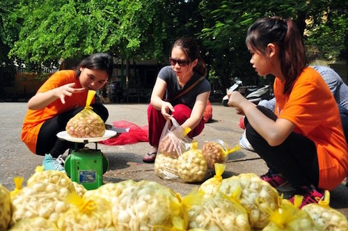 bi thuong lai ep gia nong dan ly son dem hanh toi ra ha noi ban
