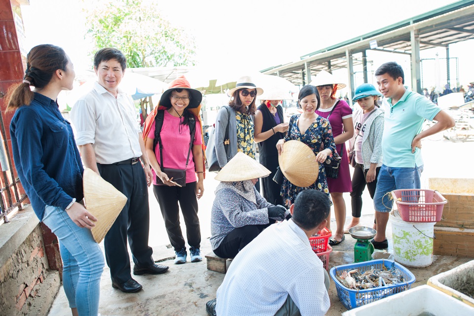oxfam to chuc chuong trinh ho tro doanh nghiep vi muc dich phat trien efd