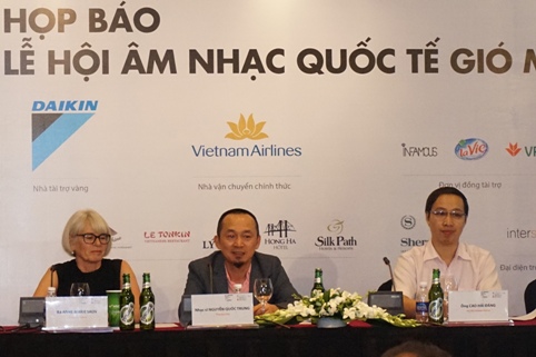gio mua chuan bi do bo vao hoang thanh thang long