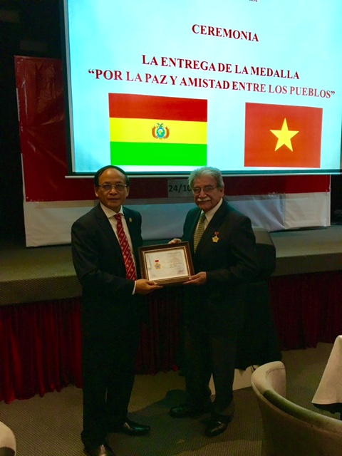 thanh lap hoi huu nghi bolivia viet nam