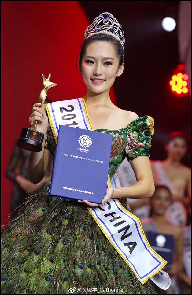 tan hoa hau trung quoc 2017 duoc khen ngoi het loi ve nhan sac