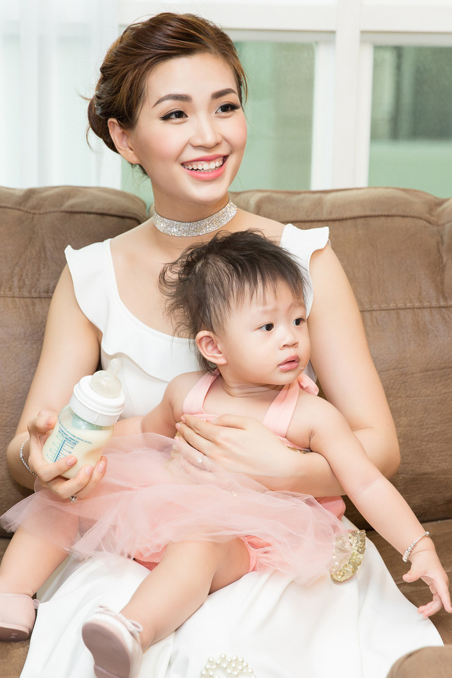 chong dai gia vang mat diem trang tu tay to chuc sinh nhat cho con gai