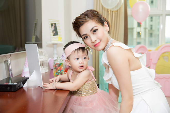 chong dai gia vang mat diem trang tu tay to chuc sinh nhat cho con gai
