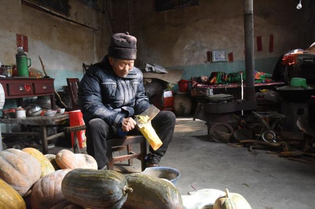 ket hon duoc 5 thang vo mac benh te liet toan than nguoi chong ben canh cham soc 58 nam