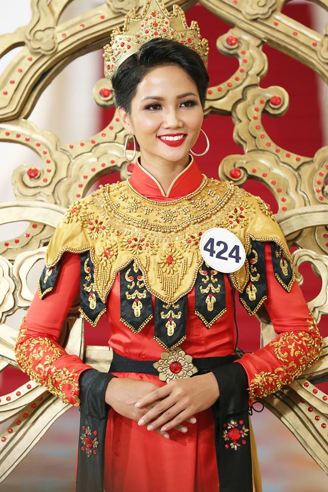 vo hoang yen keu troi pham huong tuc gian vi mai ngo qua vo ky luat