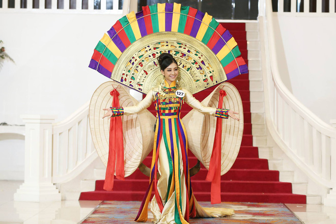 vo hoang yen keu troi pham huong tuc gian vi mai ngo qua vo ky luat