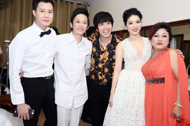 bua com cua hoai linh truoc gio len san khau khong canh rau chi ca kho va mam