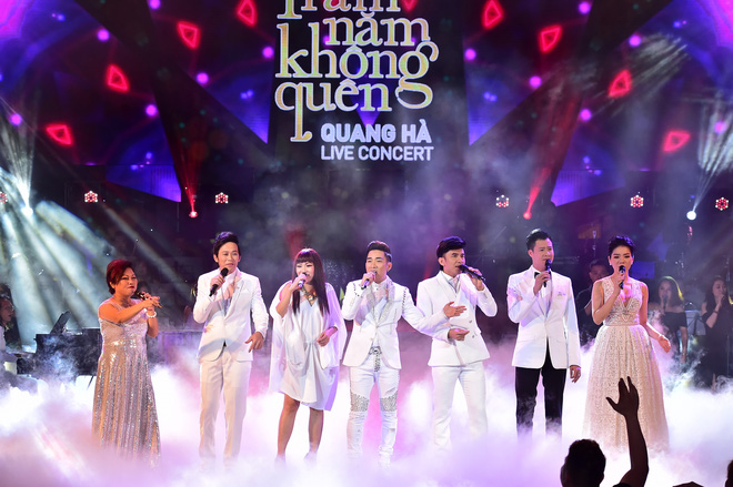 bua com cua hoai linh truoc gio len san khau khong canh rau chi ca kho va mam