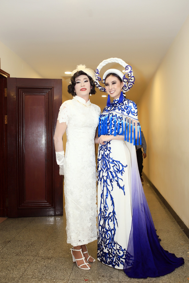 bua com cua hoai linh truoc gio len san khau khong canh rau chi ca kho va mam