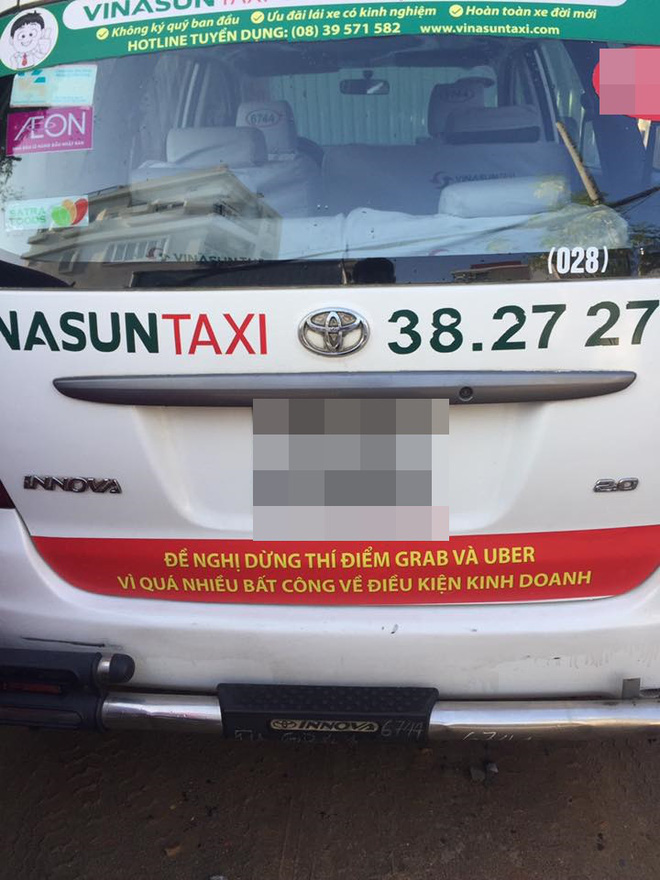 nhieu tai xe vinasun keu goi go bo decal vi khong dong tinh voi khau hieu phan doi uber va grab