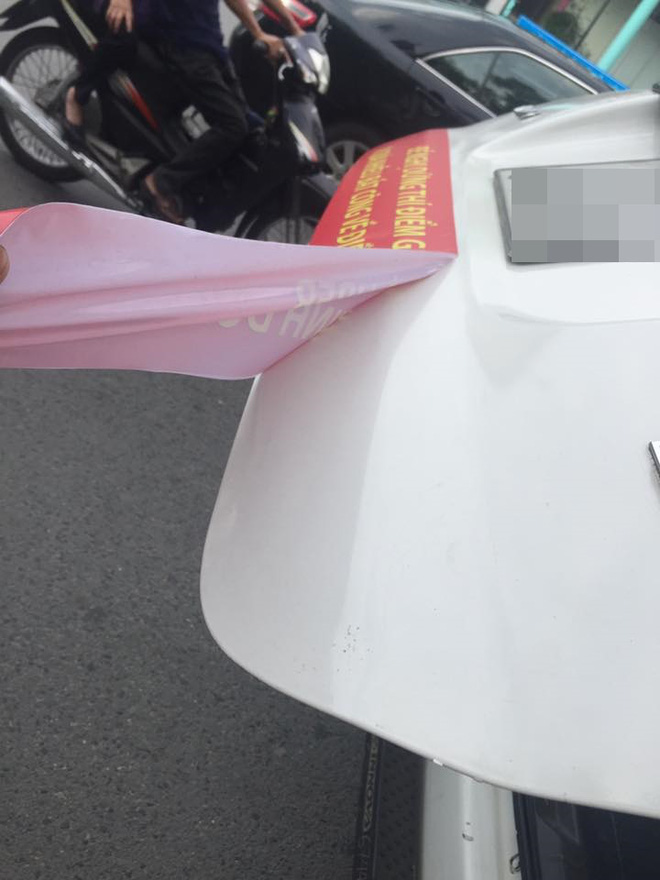 nhieu tai xe vinasun keu goi go bo decal vi khong dong tinh voi khau hieu phan doi uber va grab