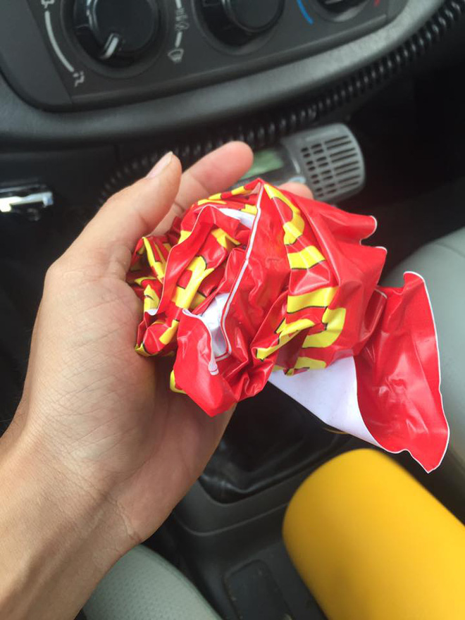 nhieu tai xe vinasun keu goi go bo decal vi khong dong tinh voi khau hieu phan doi uber va grab