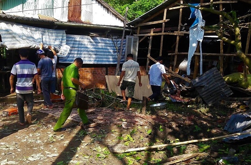 no dau dan 3 nguoi trong gia dinh tu vong tai ca mau