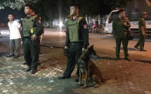 video hai hung tai xe o to nem luu dan xuong giua duong pho dong duc o nga