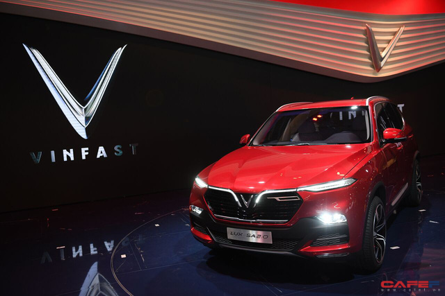 hot can canh chi tiet ngoai noi that cua 2 mau xe vinfast lux a20 vua ra mat hoanh trang tai paris motor show 2018