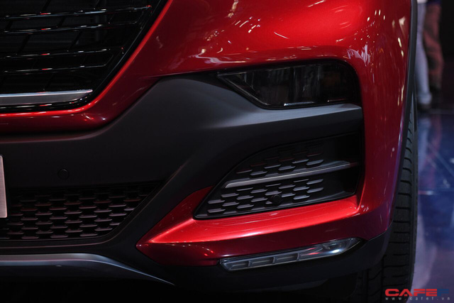 hot can canh chi tiet ngoai noi that cua 2 mau xe vinfast lux a20 vua ra mat hoanh trang tai paris motor show 2018
