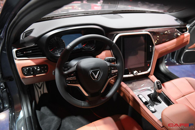 hot can canh chi tiet ngoai noi that cua 2 mau xe vinfast lux a20 vua ra mat hoanh trang tai paris motor show 2018