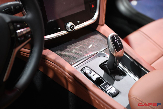 hot can canh chi tiet ngoai noi that cua 2 mau xe vinfast lux a20 vua ra mat hoanh trang tai paris motor show 2018