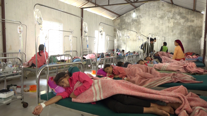 ha giang dieu tra 150 hoc sinh tieu hoc nhap vien nghi bi ngo doc do an xoi