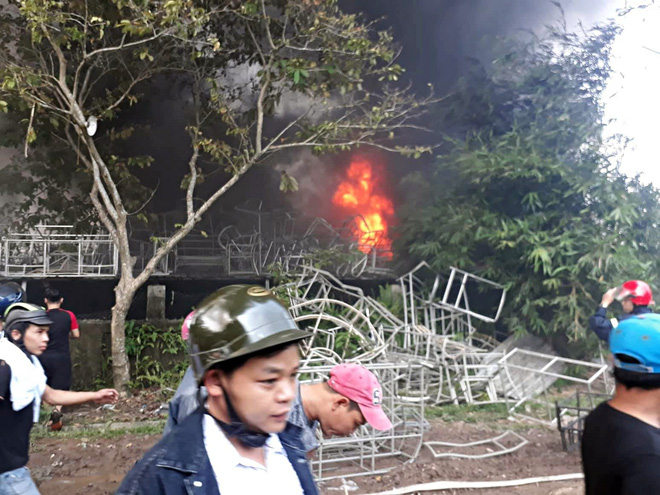 sau tieng no lon kho chua hang ghe xuat khau o hue bi lua thieu rui
