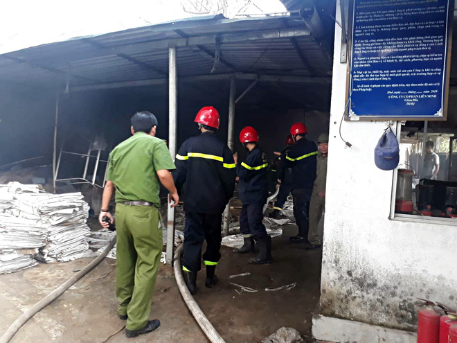 sau tieng no lon kho chua hang ghe xuat khau o hue bi lua thieu rui