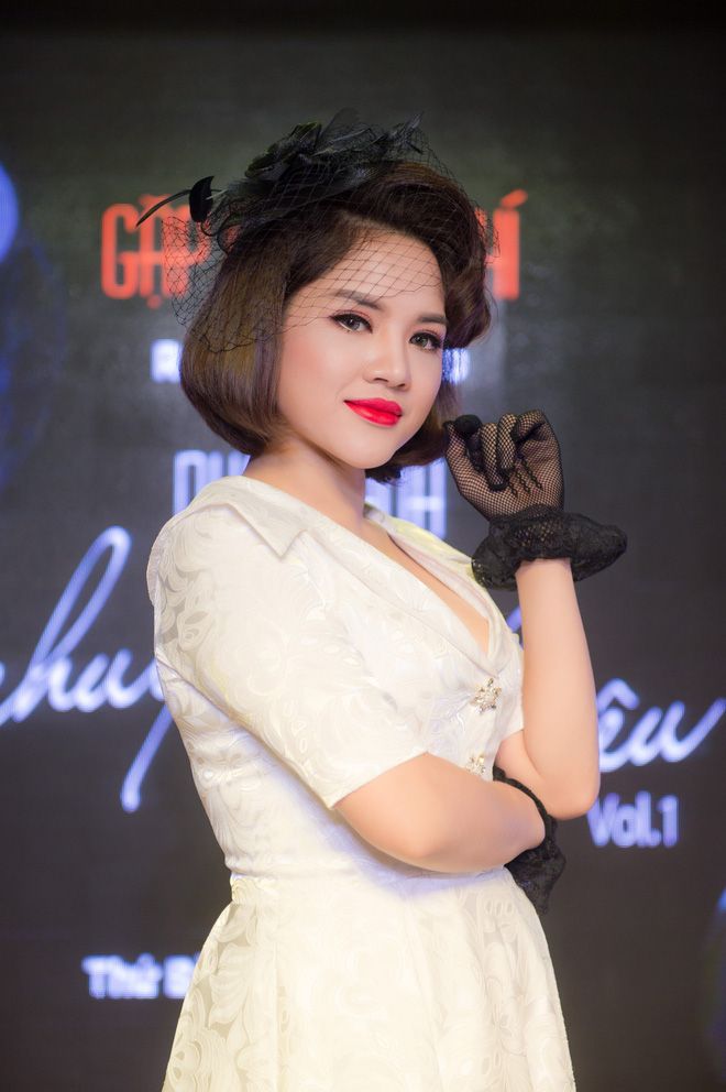 danh ca ngoc son bay ra ha noi chi de chuc mung hoc tro ra album moi