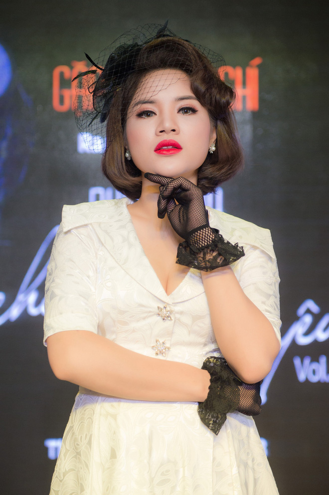 danh ca ngoc son bay ra ha noi chi de chuc mung hoc tro ra album moi