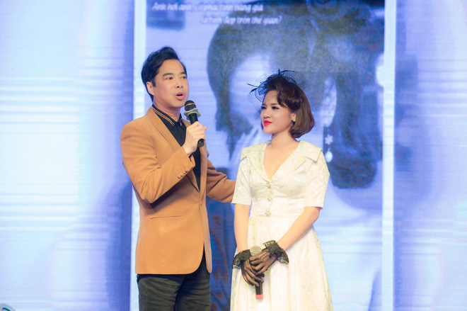danh ca ngoc son bay ra ha noi chi de chuc mung hoc tro ra album moi