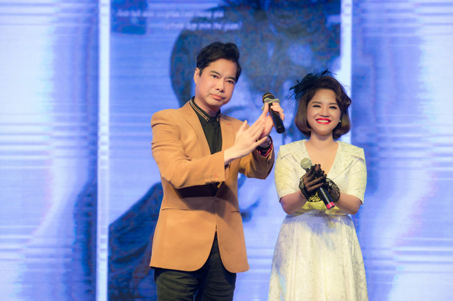 danh ca ngoc son bay ra ha noi chi de chuc mung hoc tro ra album moi