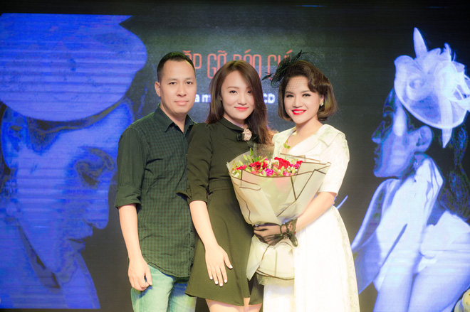 danh ca ngoc son bay ra ha noi chi de chuc mung hoc tro ra album moi