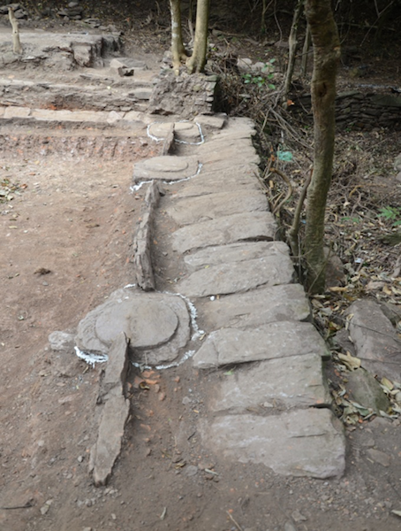bac giang phuc dung duong len yen tu cua phat hoang tran nhan tong