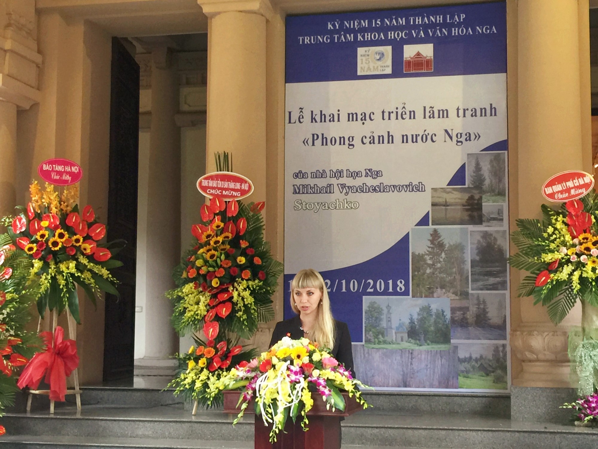 khai mac trien lam tranh phong canh nuoc nga tai ha noi