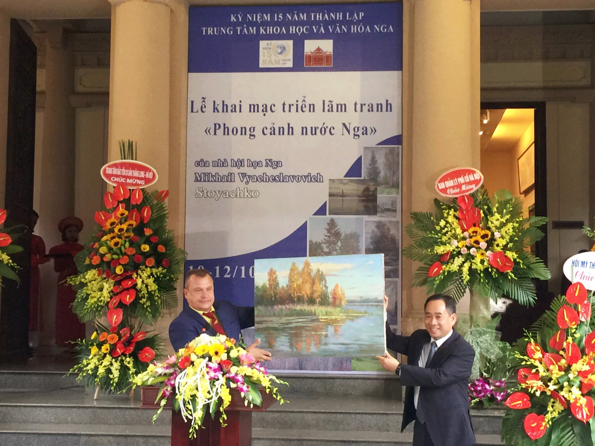 khai mac trien lam tranh phong canh nuoc nga tai ha noi