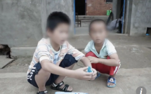 nguoi me buoc day thung vao co con roi danh dap da bi tam giu hinh su
