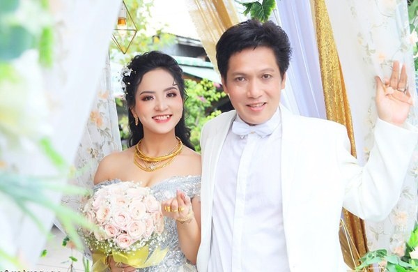 do nhan sac me ke sinh nam 1995 va con gai la dancer nong bong cua nghe si cai luong u60