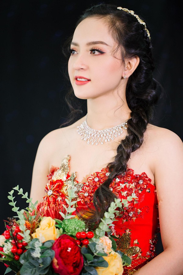 do nhan sac me ke sinh nam 1995 va con gai la dancer nong bong cua nghe si cai luong u60