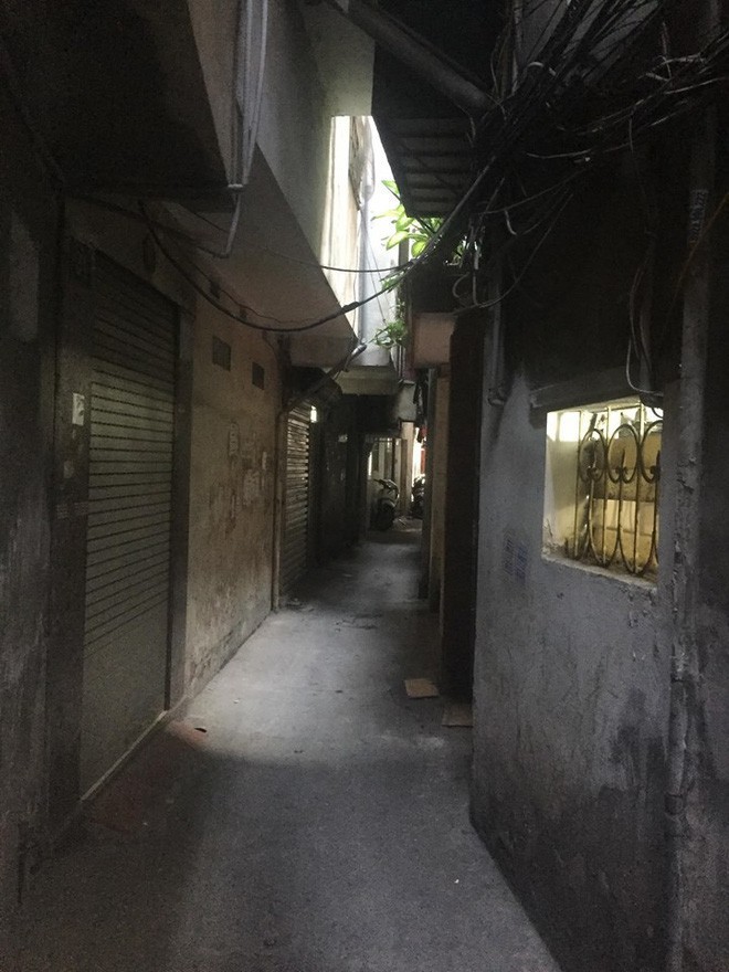 ha noi chau be 6 tuoi bi bo duong nhot trong nha tam xang dot da qua doi