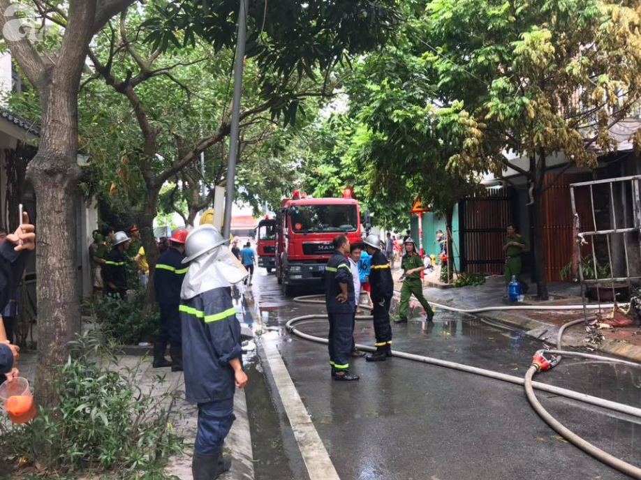 ha noi lua bung chay du doi tai xuong san xuat sofa lan sang nha dan