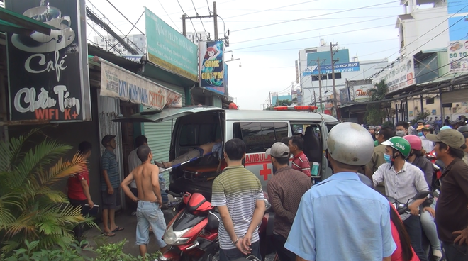 tphcm nguoi dan ong vao quan cafe roi tu vong bat thuong trong nha ve sinh