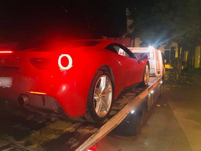 mxh lan truyen hinh anh sieu xe ferrari 16 ty dong duoc cho la cua ca si tuan hung gap tai nan nat dau