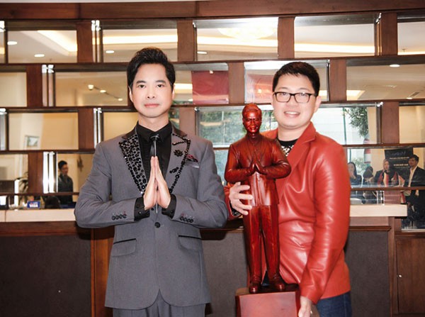 ngoc son giau co nao sau gan 30 nam lam ong hoang nhac sen