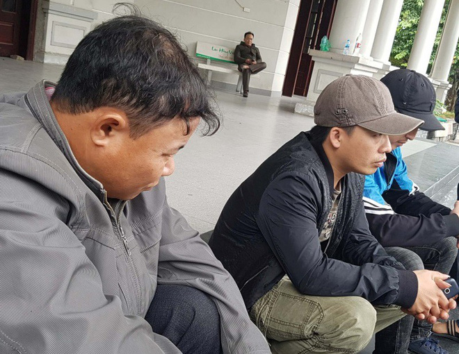 vu be 2 tuoi tu vong sau truyen dich truoc khi di kham con toi cuoi dua vay tay chao moi nguoi vay ma