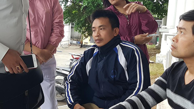 vu be 2 tuoi tu vong sau truyen dich truoc khi di kham con toi cuoi dua vay tay chao moi nguoi vay ma