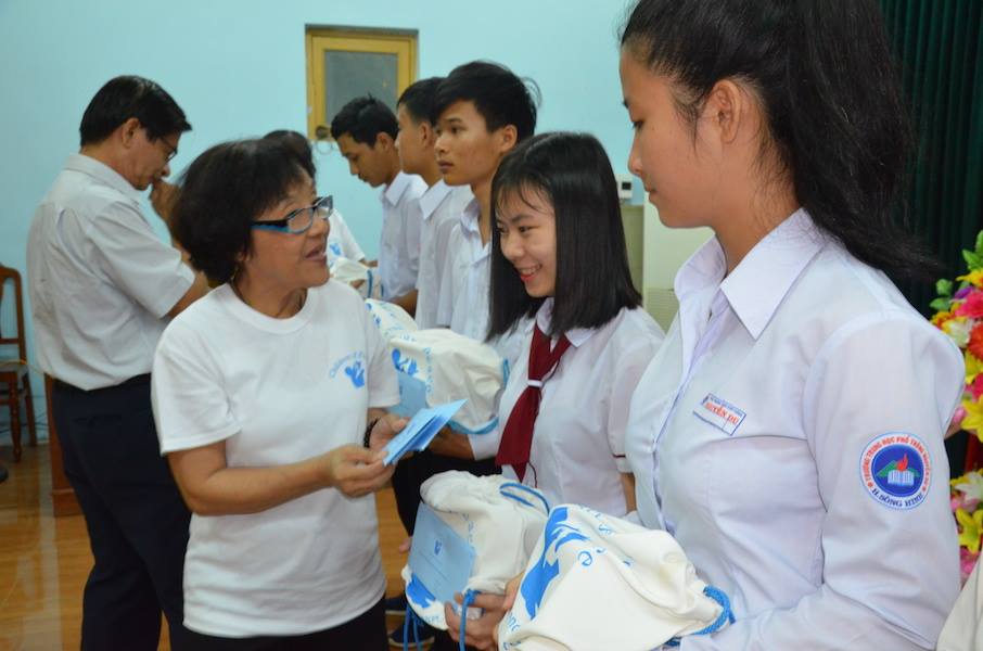 to chuc copi my trao gan 200 suat hoc bong cho hoc sinh ngheo tai phu yen
