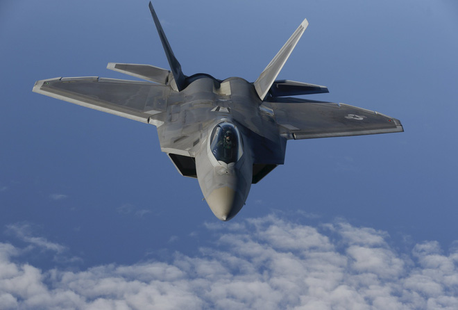 bi f 16 dam trung 1 tiem kich mirage 2000 2 cuong kich amx 2 alfa jet cua nato no tung