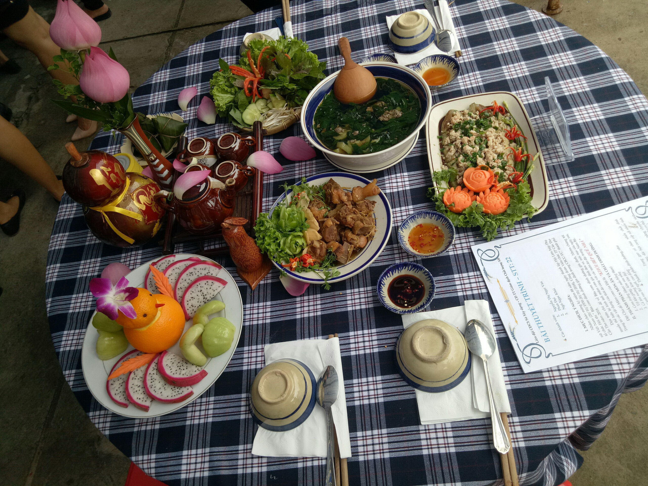 hao hung voi cuoc thi bua com gia dinh cho cong nhan vien chuc lao dong