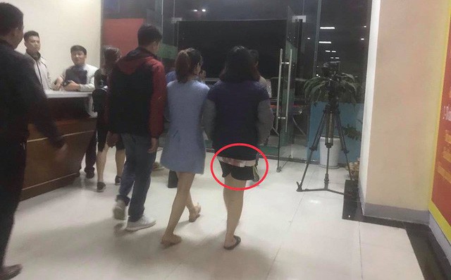 loi khai bat ngo cua ban trai nu sinh nem con qua cua so nha ve sinh